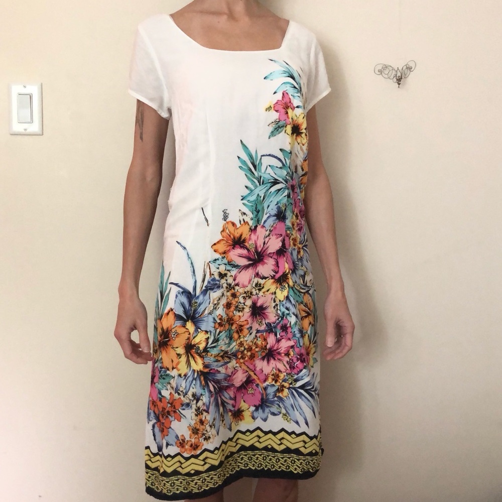 ❌ Floral Midi Dress